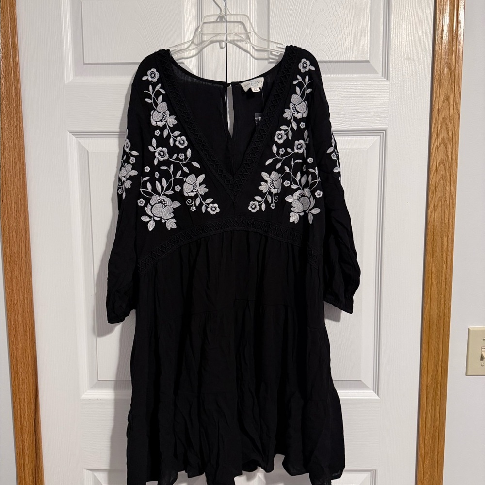 Elegant Black Floral Long Sleeve Dress